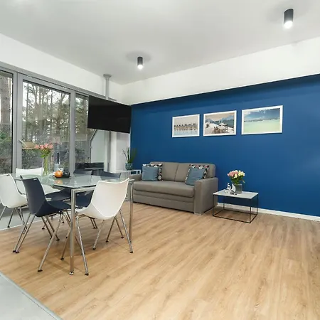 Apartment Niebieski C4 *