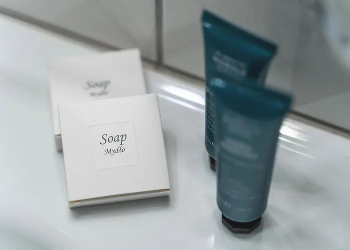 Niebieski C4 شقة *